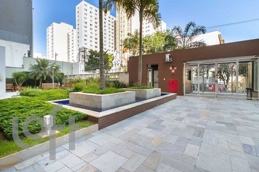 Apartamento à venda com 2 quartos, 72m² - Foto 2