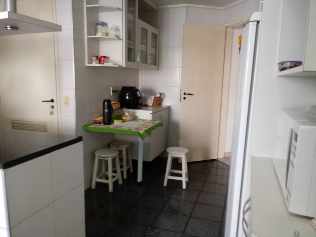 Apartamento à venda com 5 quartos, 230m² - Foto 3