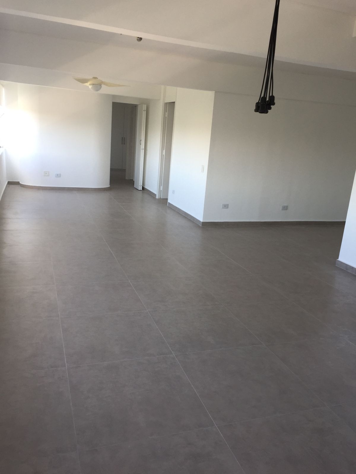 Apartamento à venda com 3 quartos, 127m² - Foto 1