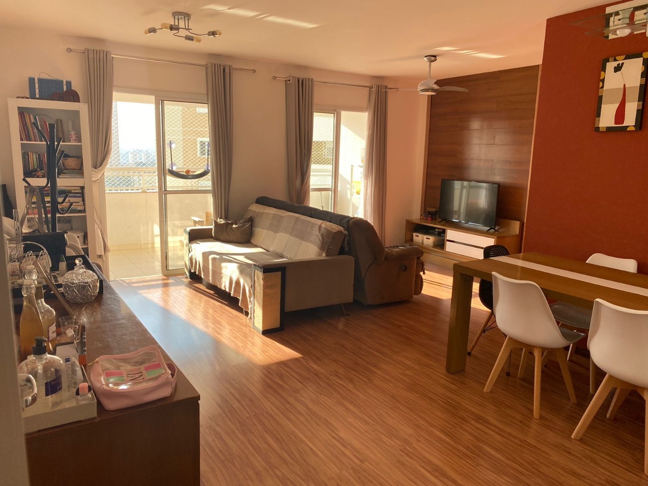 Apartamento à venda com 3 quartos, 105m² - Foto 2