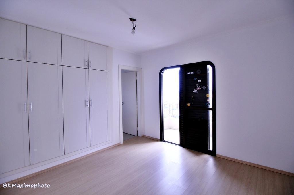 Apartamento à venda com 4 quartos, 330m² - Foto 18