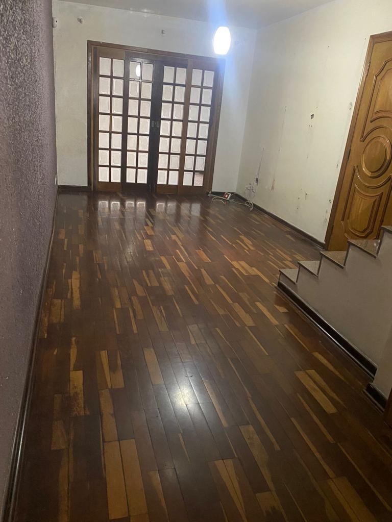 Casa à venda com 2 quartos, 205m² - Foto 1