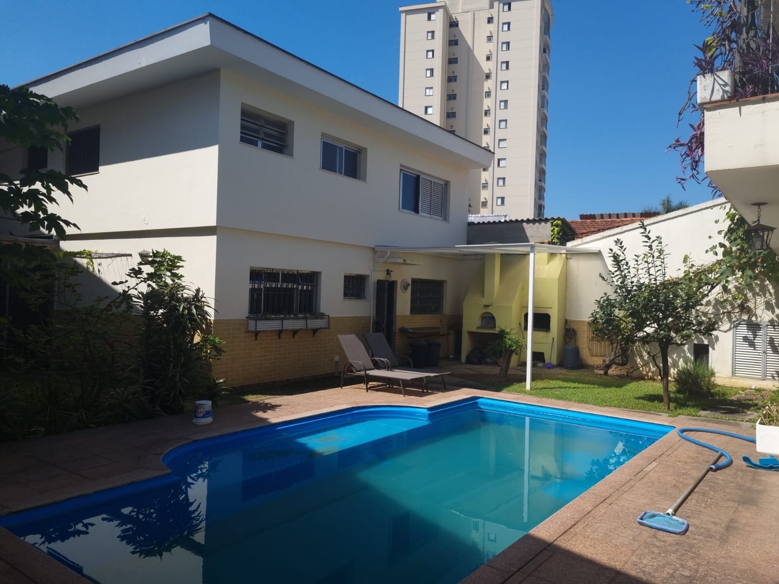 Casa à venda com 3 quartos, 400m² - Foto 1