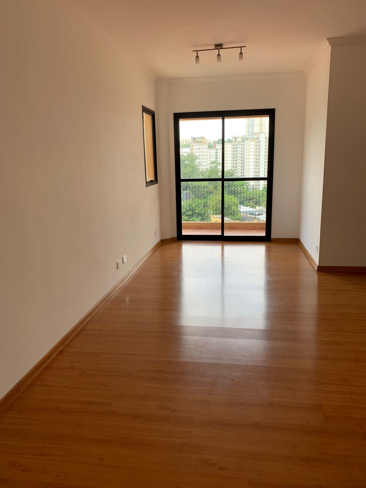 Apartamento à venda com 2 quartos, 68m² - Foto 2