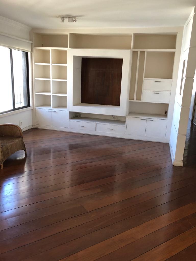 Apartamento à venda com 3 quartos, 121m² - Foto 1