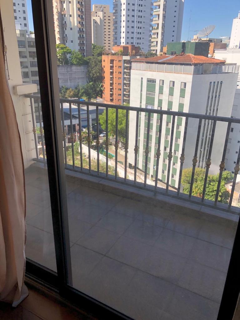 Apartamento à venda com 3 quartos, 121m² - Foto 2