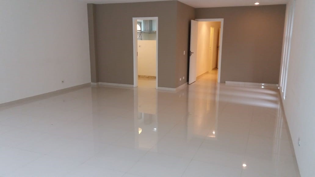 Apartamento à venda com 3 quartos, 180m² - Foto 10