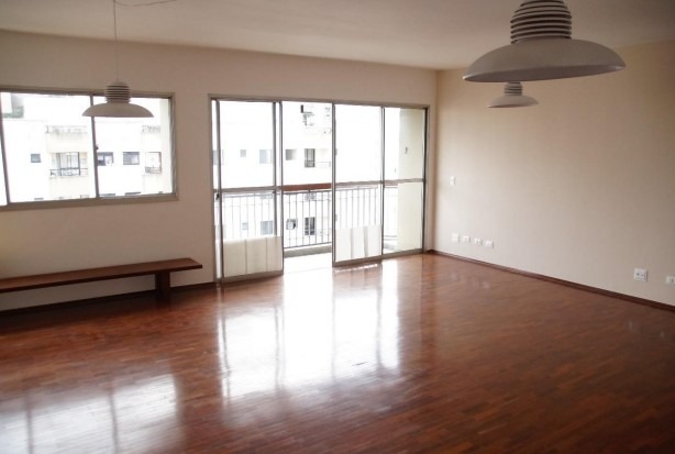 Apartamento à venda com 3 quartos, 150m² - Foto 1