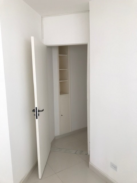 Apartamento à venda com 3 quartos, 180m² - Foto 13