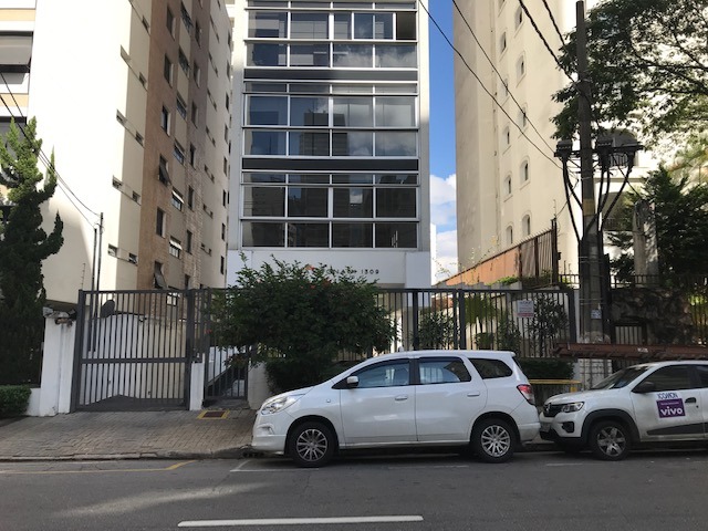 Apartamento à venda com 3 quartos, 180m² - Foto 1