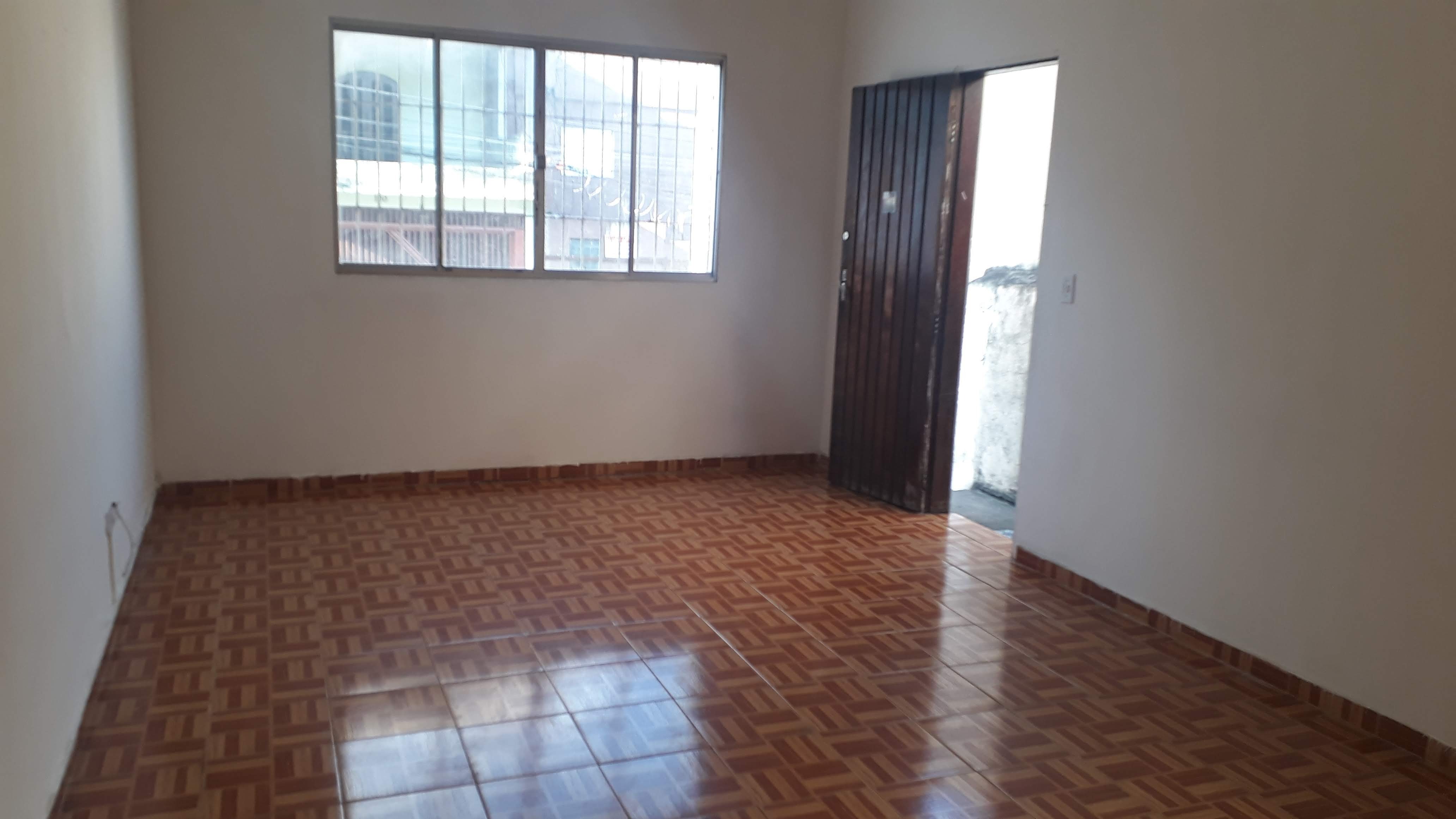 Casa à venda com 2 quartos, 72m² - Foto 4