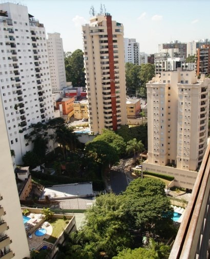 Apartamento à venda com 3 quartos, 150m² - Foto 3