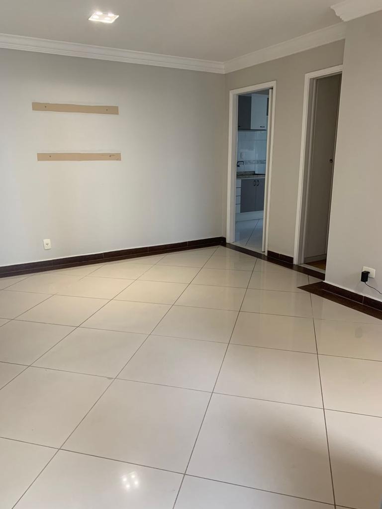 Apartamento à venda com 2 quartos, 71m² - Foto 2