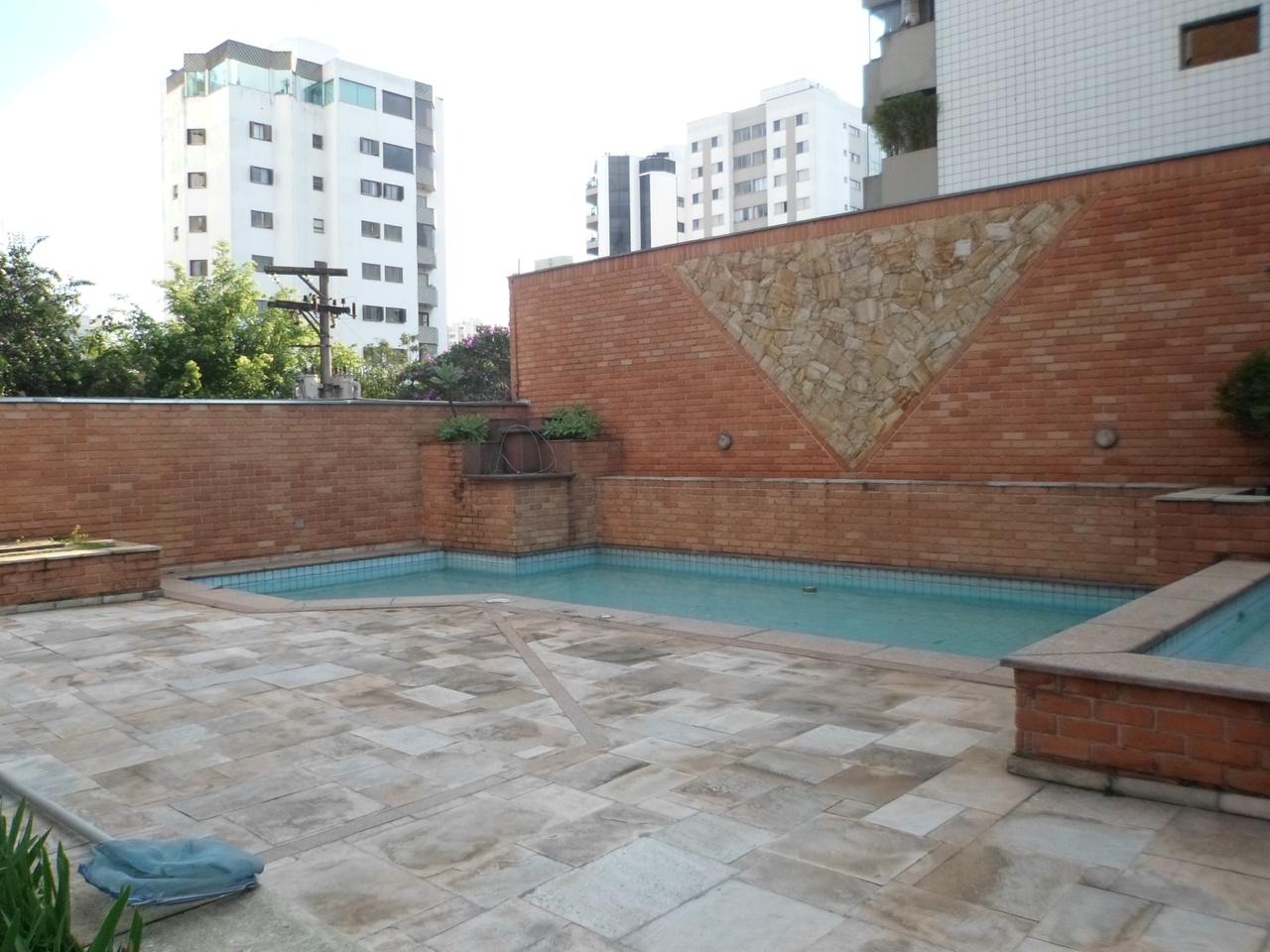 Apartamento à venda com 4 quartos, 224m² - Foto 9