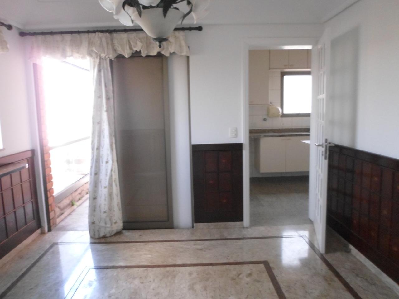 Apartamento à venda com 4 quartos, 224m² - Foto 3