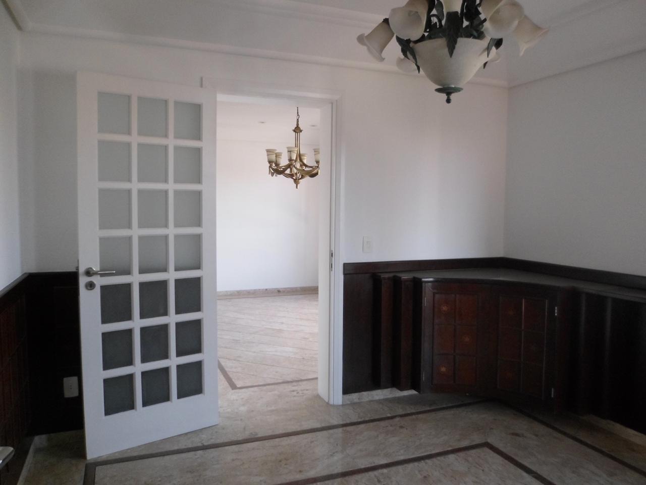 Apartamento à venda com 4 quartos, 224m² - Foto 8