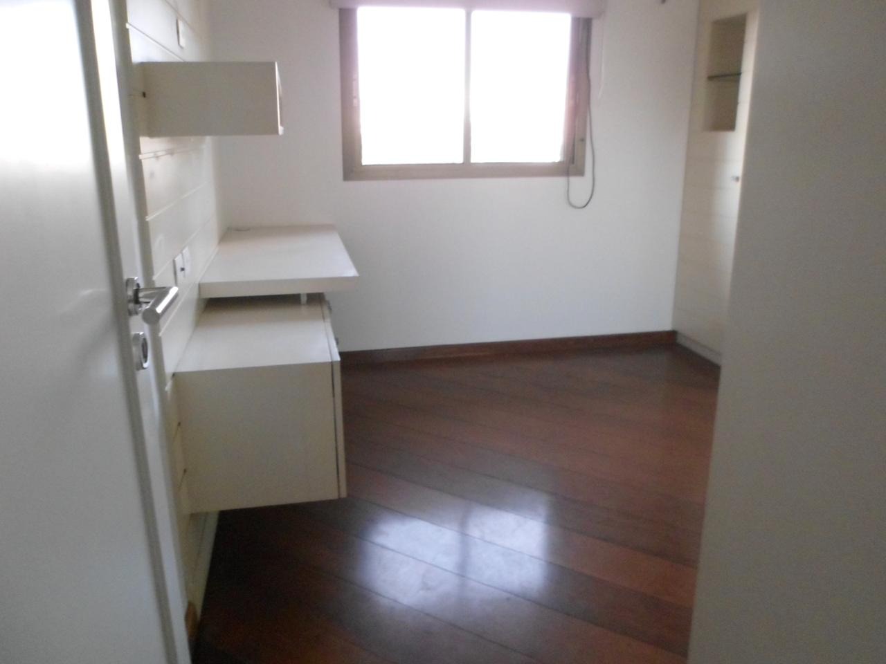 Apartamento à venda com 4 quartos, 224m² - Foto 19