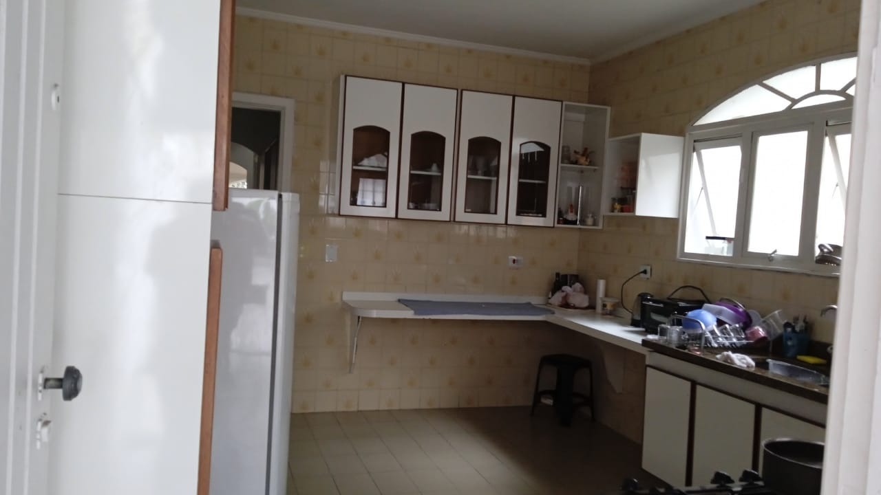 Casa à venda e aluguel com 5 quartos, 213m² - Foto 11