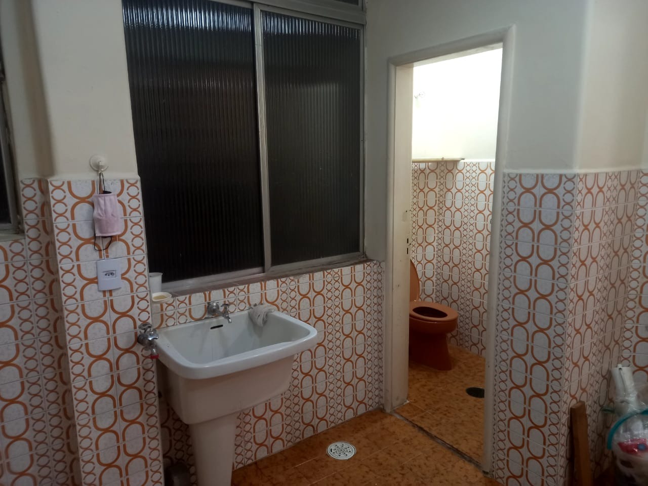 Apartamento à venda com 2 quartos, 70m² - Foto 3