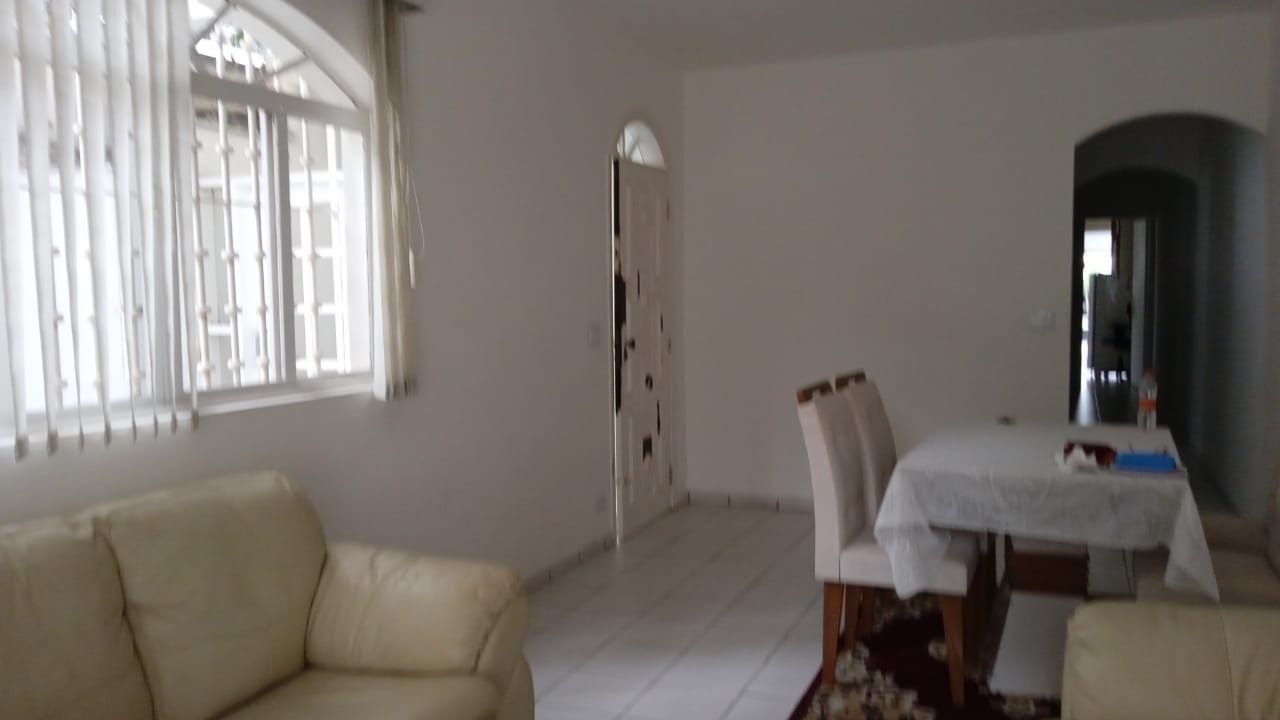 Casa à venda e aluguel com 5 quartos, 213m² - Foto 2