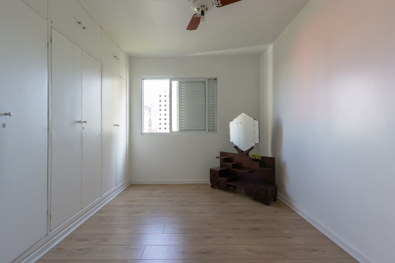 Apartamento à venda com 2 quartos, 75m² - Foto 3