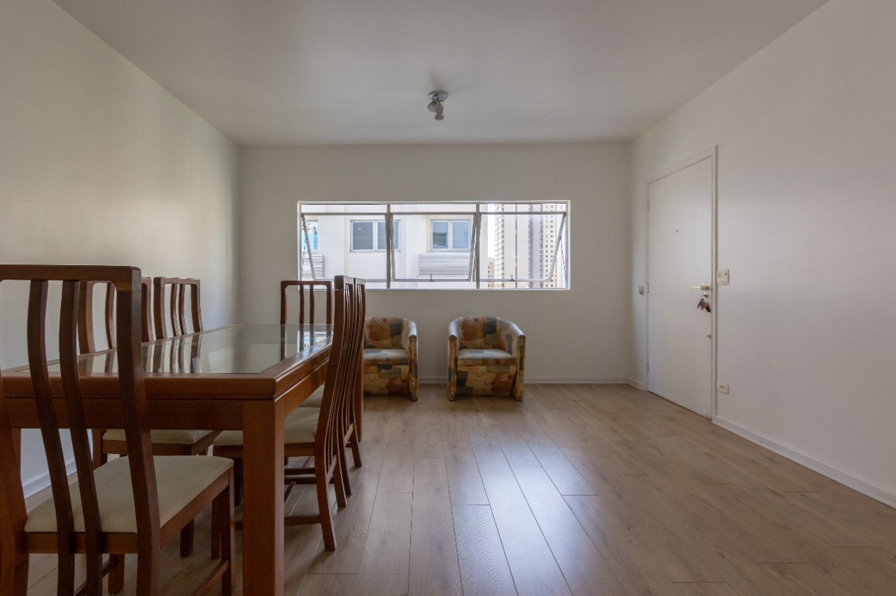 Apartamento à venda com 2 quartos, 75m² - Foto 11