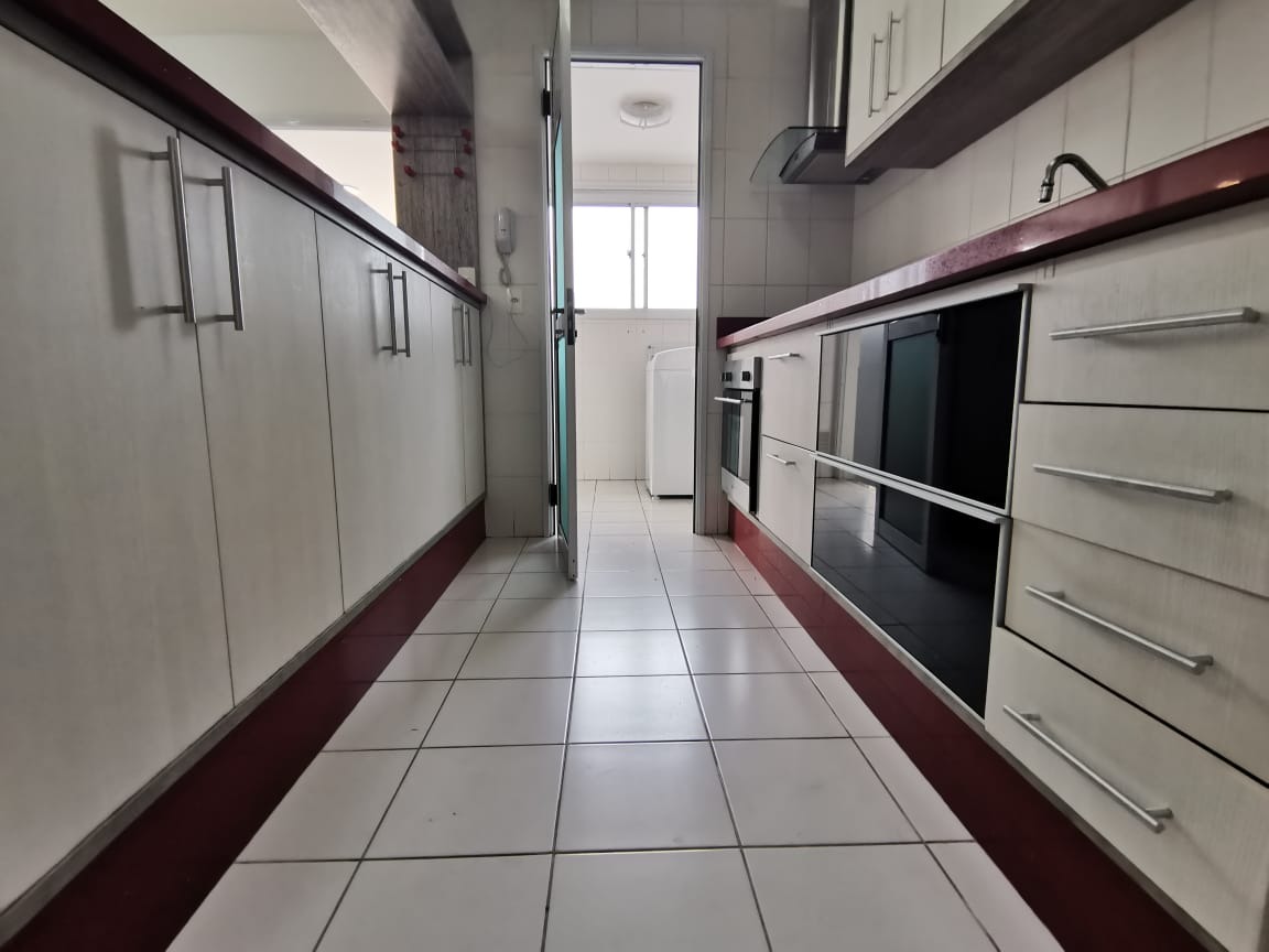 Apartamento à venda com 2 quartos, 95m² - Foto 2