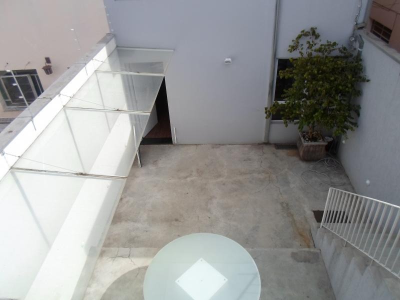 Casa à venda com 5 quartos, 240m² - Foto 11