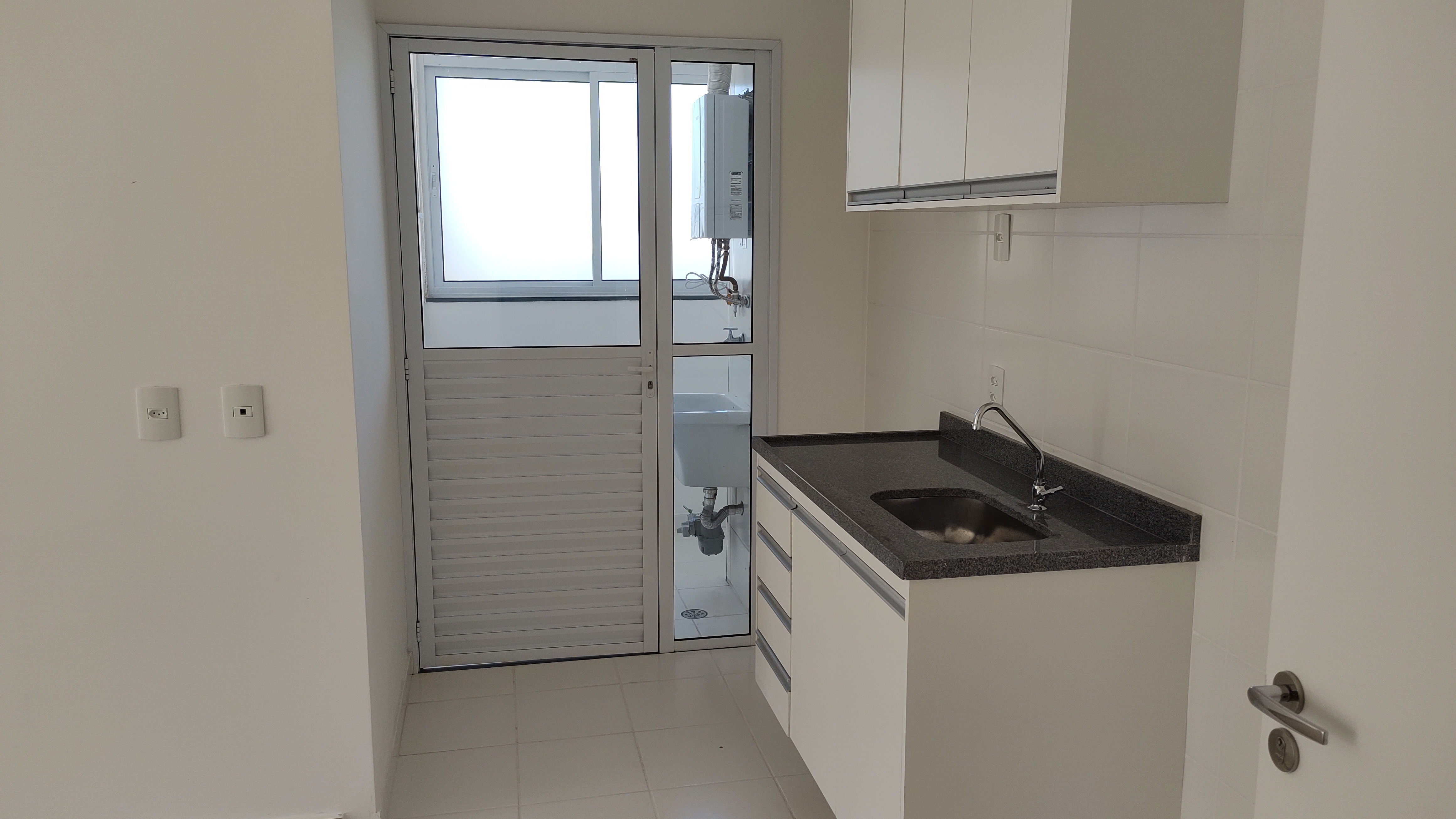 Apartamento à venda com 3 quartos, 61m² - Foto 2