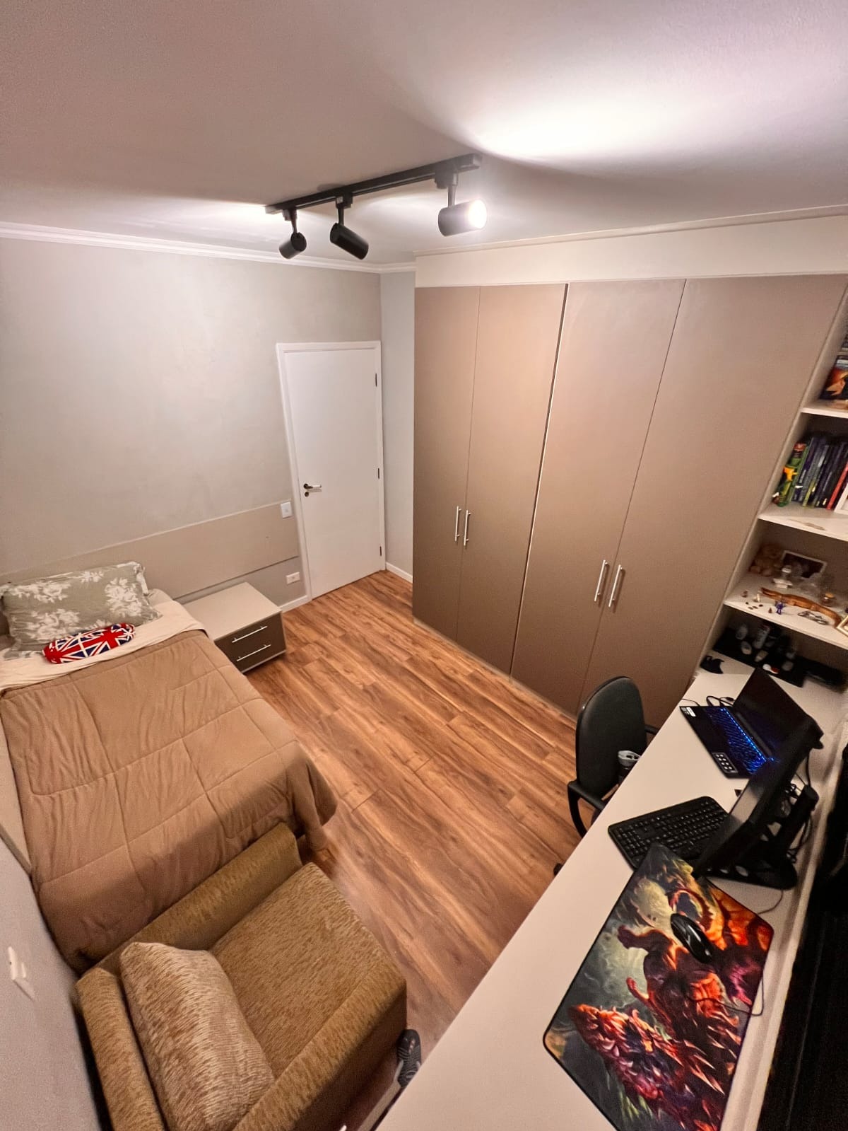 Apartamento à venda com 3 quartos, 134m² - Foto 13