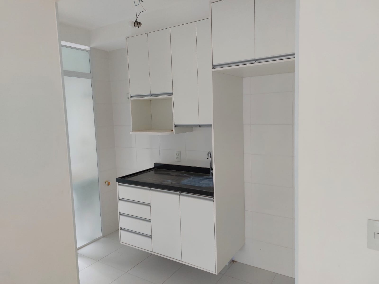 Apartamento à venda com 2 quartos, 66m² - Foto 2