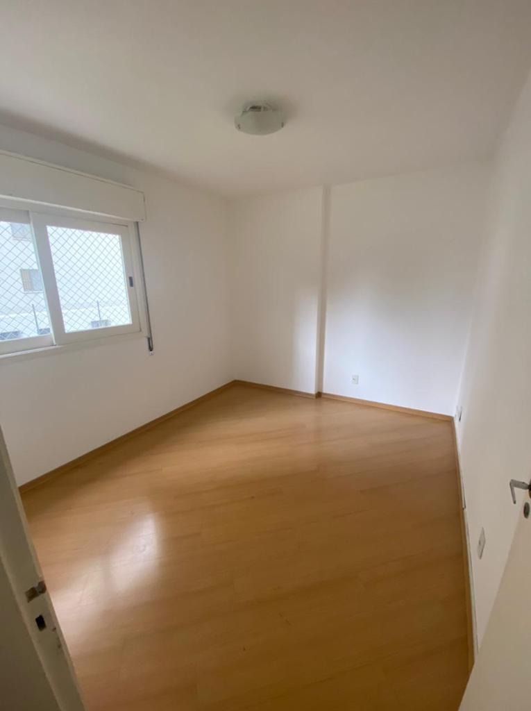 Apartamento à venda com 3 quartos, 167m² - Foto 6