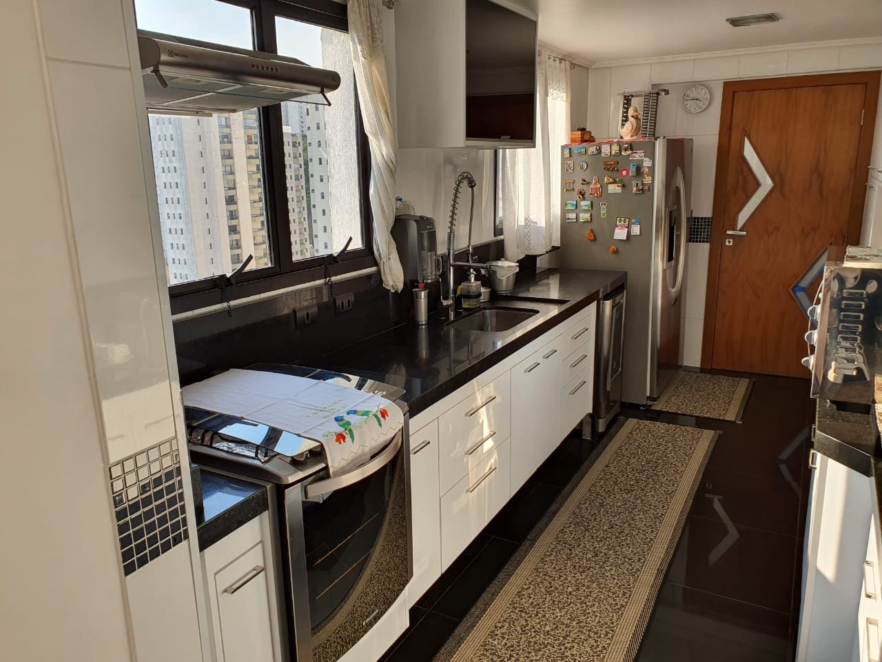 Apartamento à venda com 4 quartos, 190m² - Foto 6