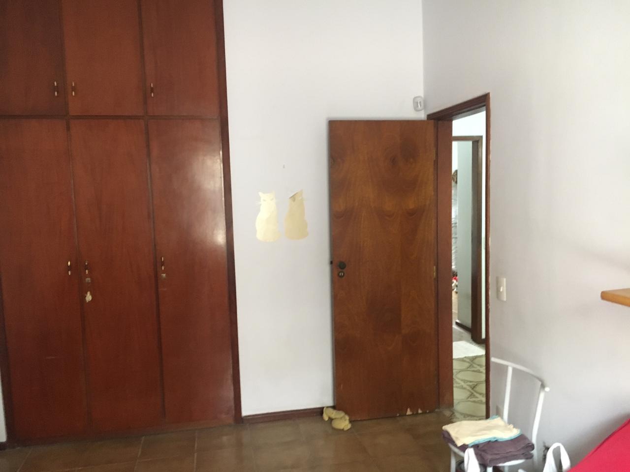 Casa à venda com 4 quartos, 200m² - Foto 3