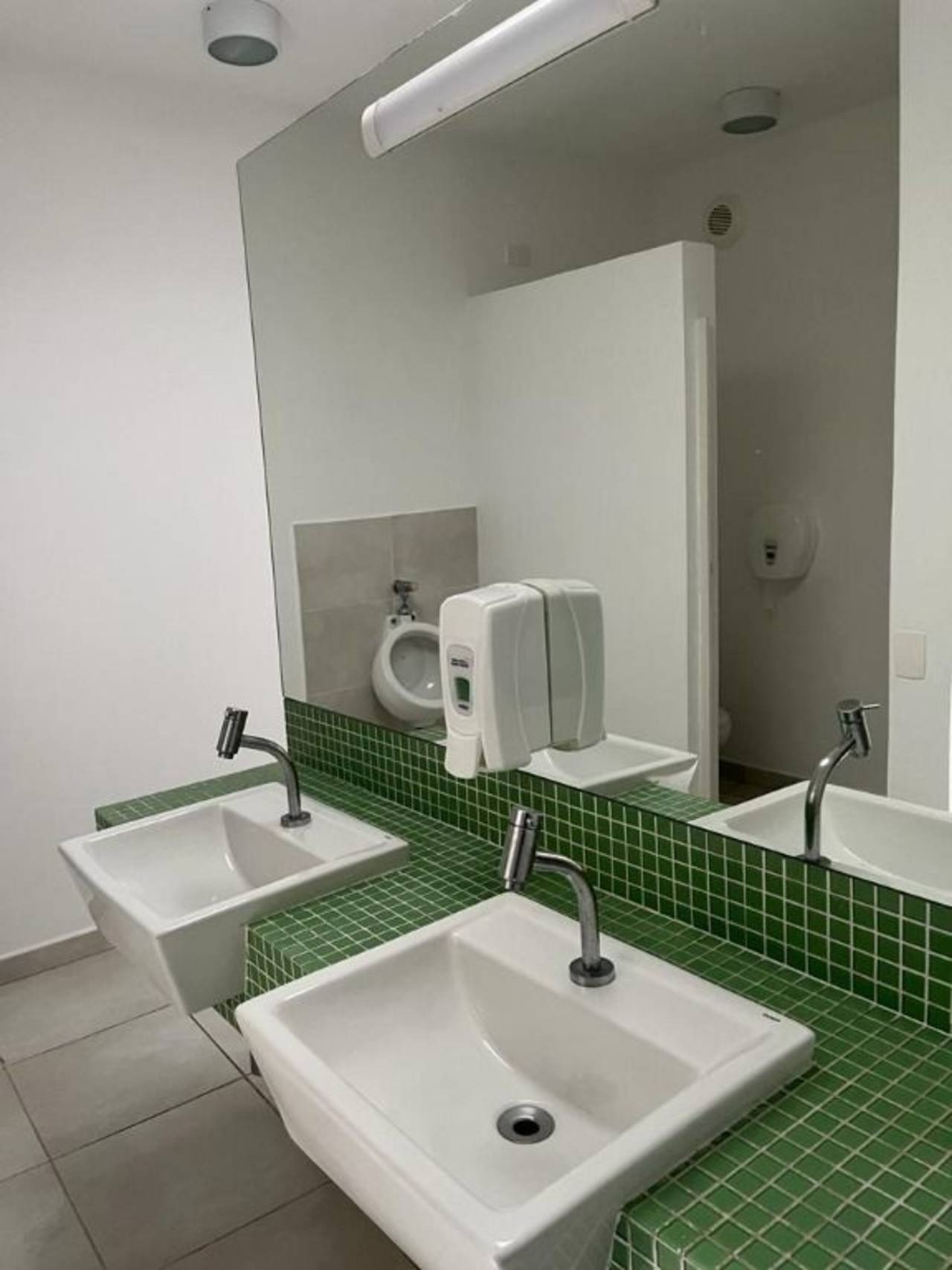 Apartamento à venda com 4 quartos, 328m² - Foto 2