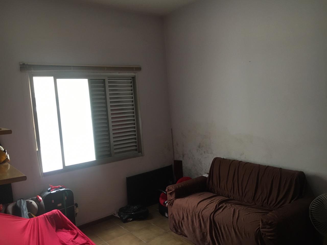 Casa à venda com 4 quartos, 200m² - Foto 2