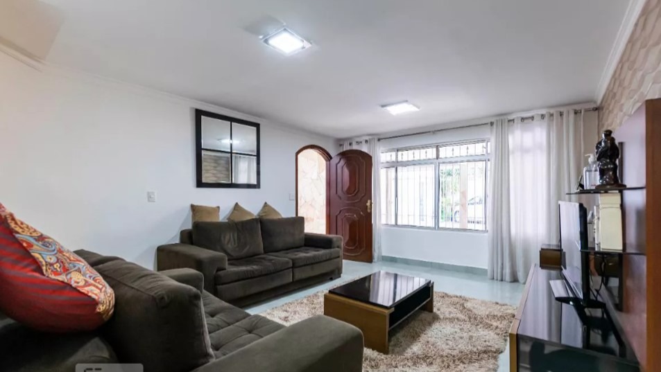 Casa à venda com 3 quartos, 198m² - Foto 1