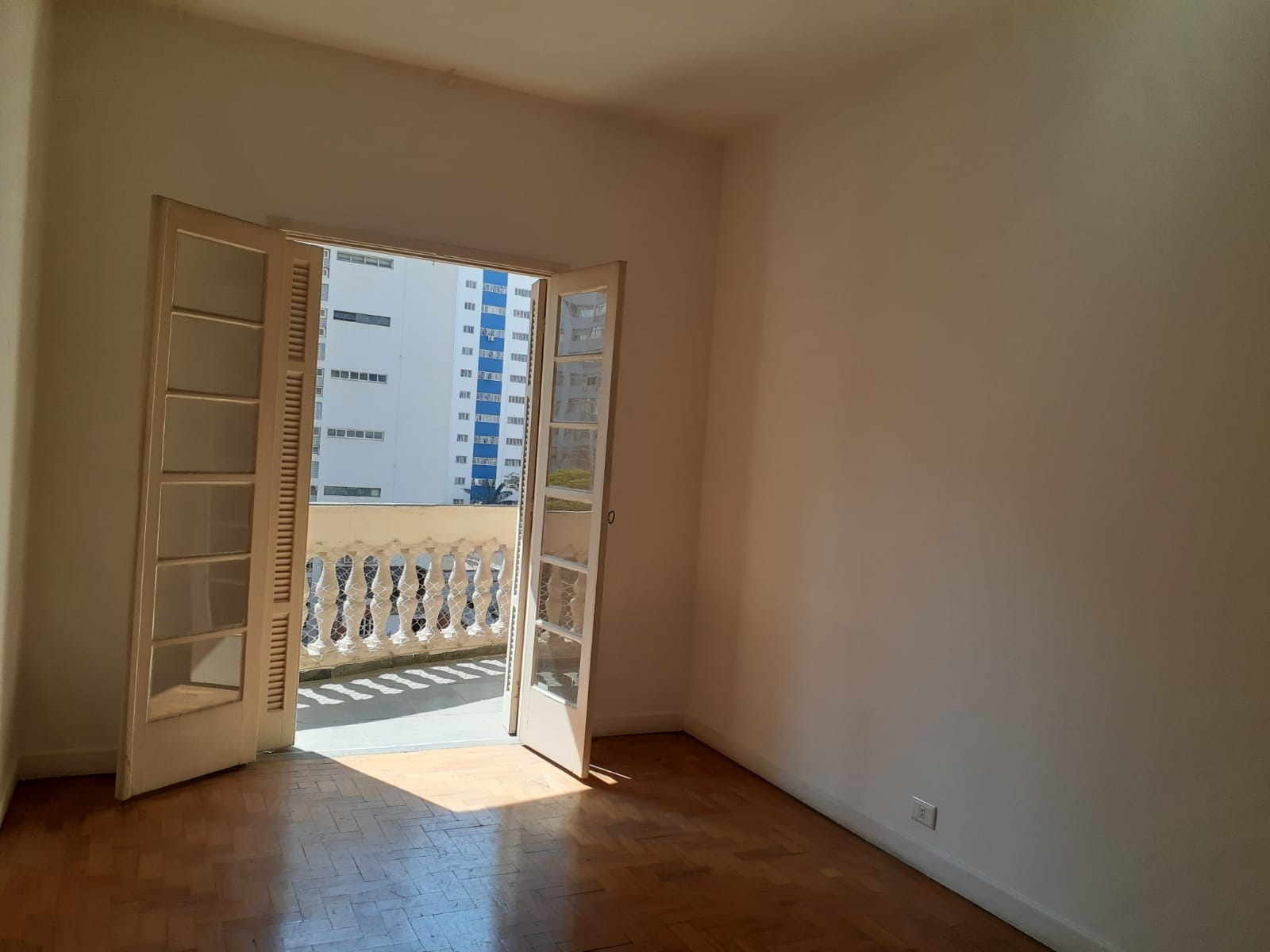 Apartamento à venda com 2 quartos, 92m² - Foto 1