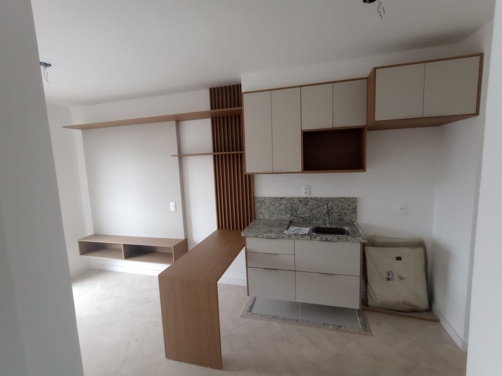 Apartamento à venda e aluguel com 1 quarto, 25m² - Foto 1