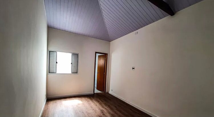 Casa à venda com 2 quartos, 90m² - Foto 2