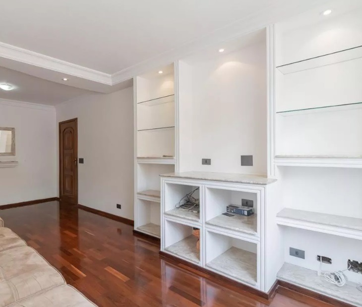 Casa à venda com 4 quartos, 260m² - Foto 1