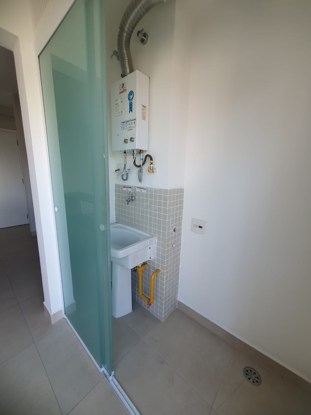 Apartamento à venda com 1 quarto, 38m² - Foto 2