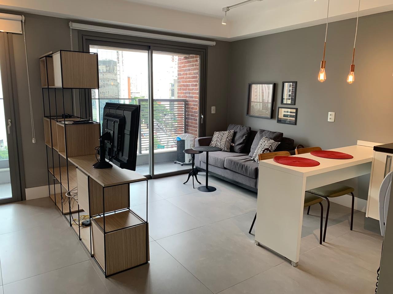 Apartamento à venda e aluguel com 1 quarto, 36m² - Foto 1