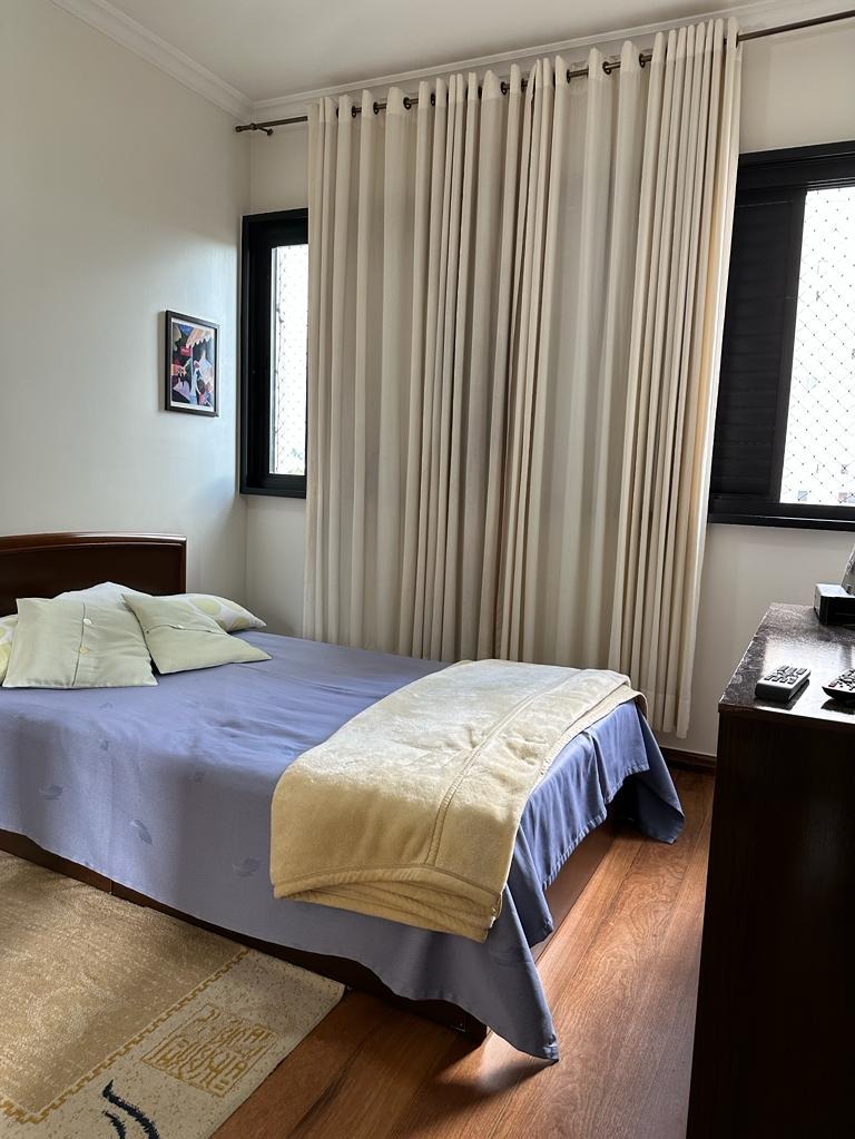 Apartamento à venda com 4 quartos, 173m² - Foto 2