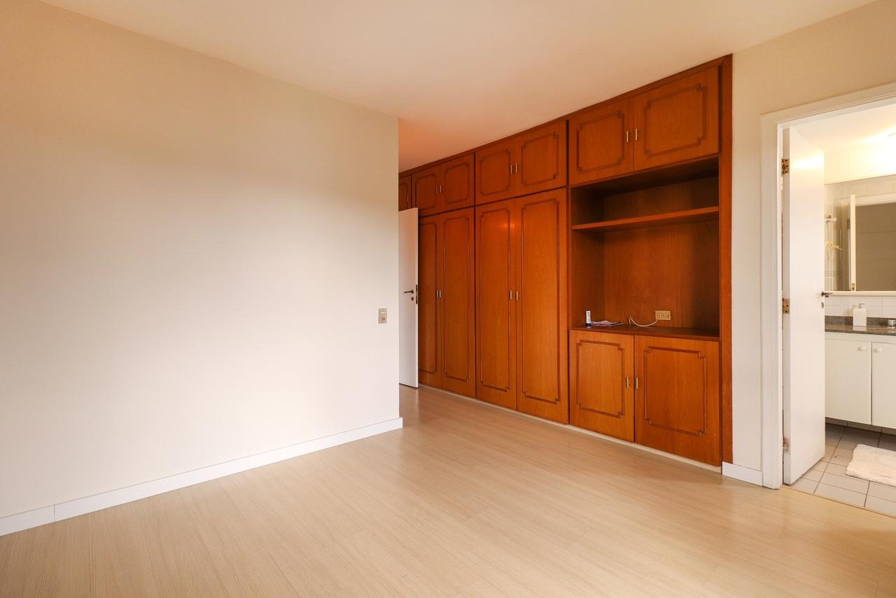 Apartamento à venda com 3 quartos, 138m² - Foto 7