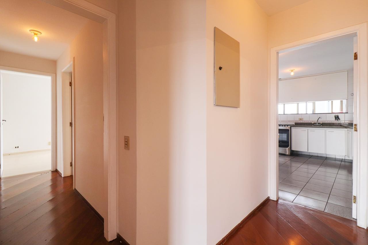 Apartamento à venda com 3 quartos, 138m² - Foto 2