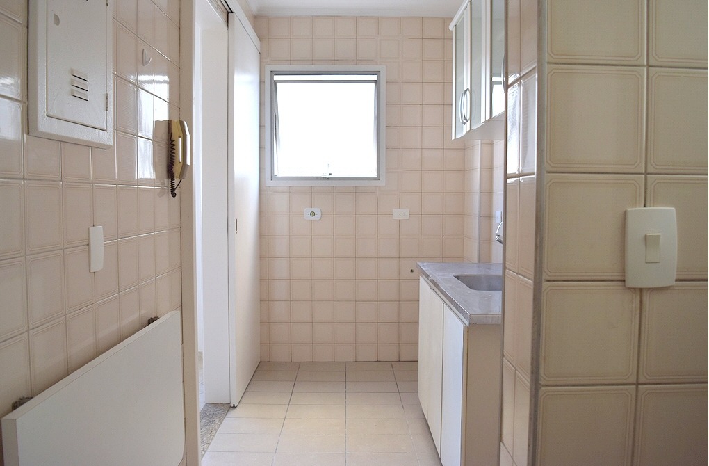 Apartamento à venda com 2 quartos, 70m² - Foto 2