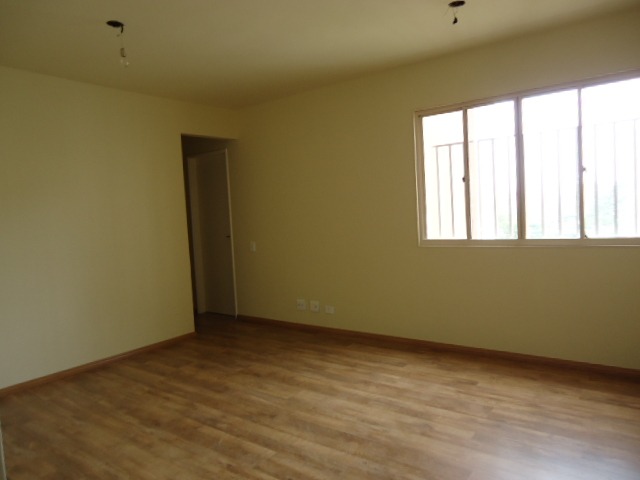 Apartamento à venda com 3 quartos, 77m² - Foto 4