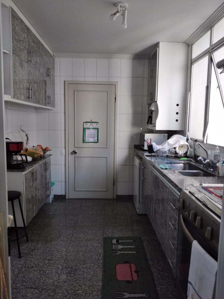 Apartamento à venda com 3 quartos, 140m² - Foto 17