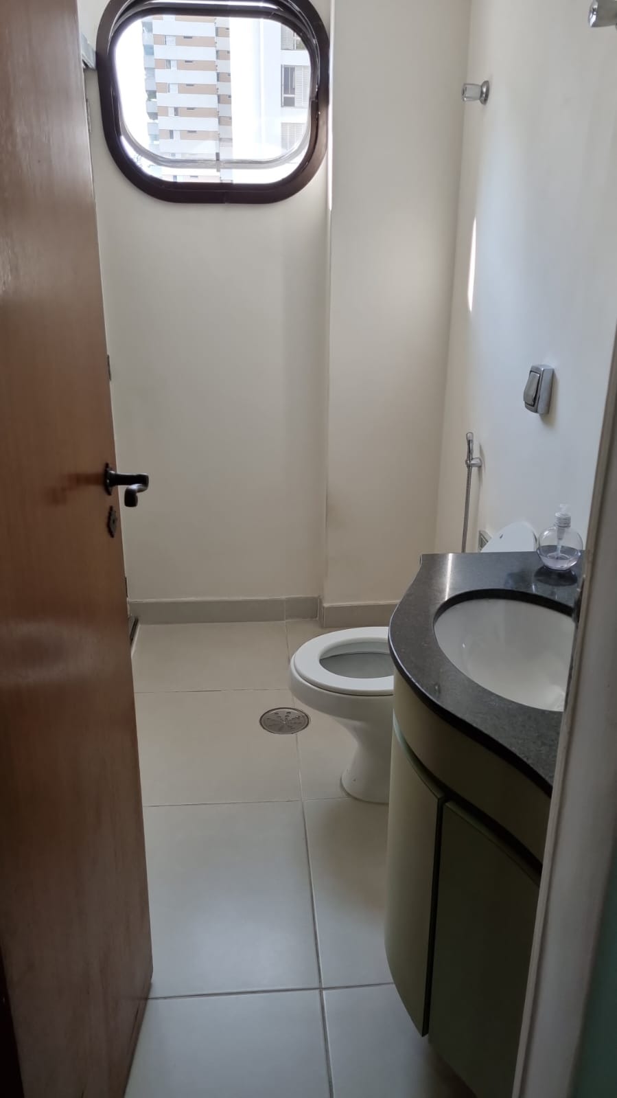 Apartamento à venda com 3 quartos, 195m² - Foto 11